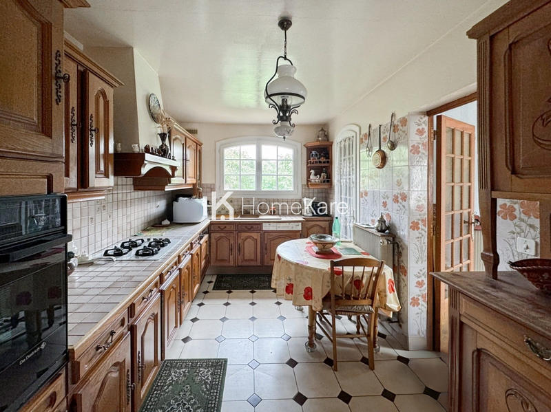 Maison - 180 m² - 6 pièces