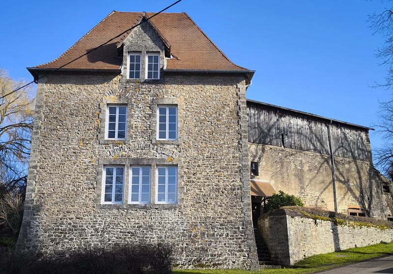 Maison - 225 m² - 7 pièces