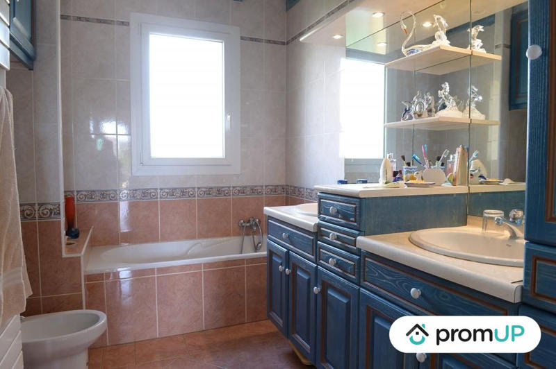 Maison traditionnelle - 140 m² - 5 pièces