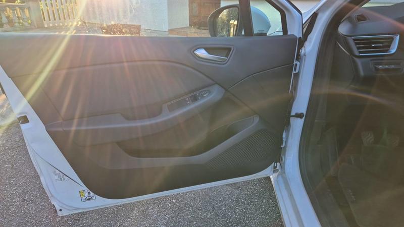 Renault Clio 1.5 dCi 85 Air Nav - 2 places