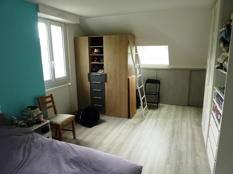 Maison - 203 m² - 8 pièces