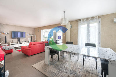 Maison - 147 m² - 6 pièces