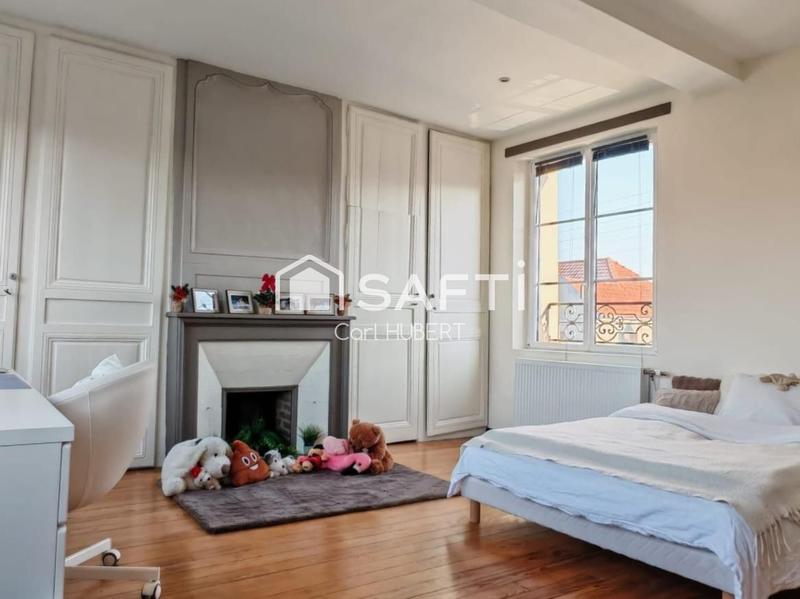 Maison - 303 m² - 16 pièces