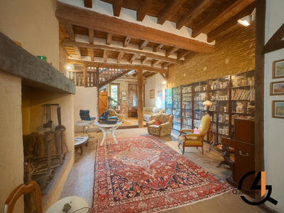 Maison - 280 m² - 6 pièces