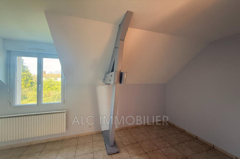 Appartement - 743 m² - 10 pièces