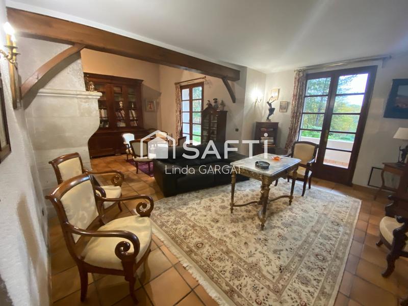 Maison - 210 m² - 8 pièces