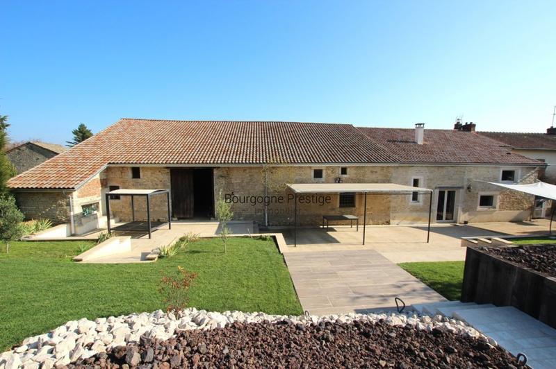 Propriété - 221 m² - 8 pièces