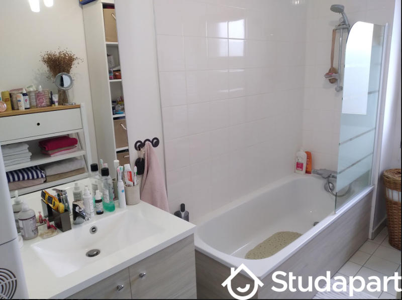 Chambre - 12 m² - 1 pièce