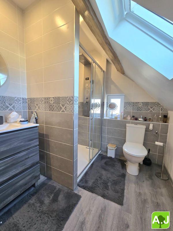 Maison - 107 m² - 6 pièces