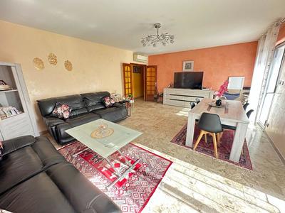 Appartement - 93 m² - 4 pièces