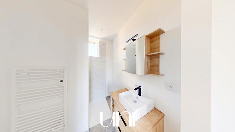 Maison - 195 m² - 9 pièces