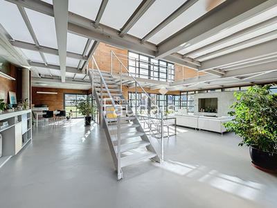 Maison - 358 m² - 9 pièces