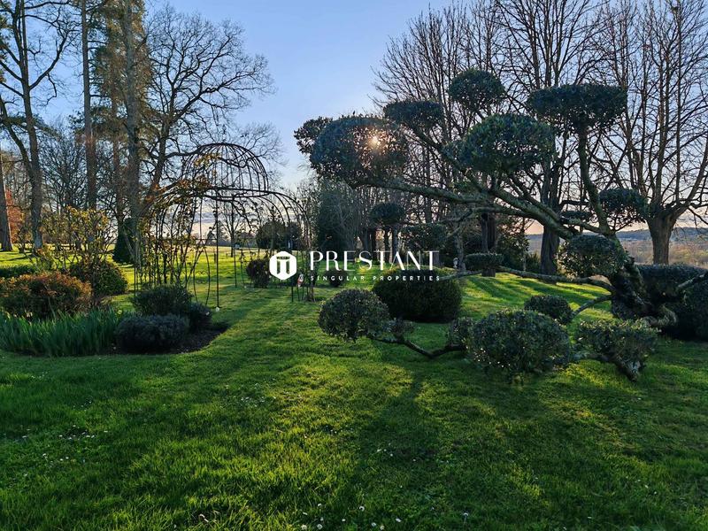 Château - 514 m² - 11 pièces