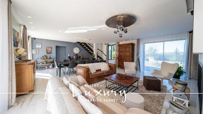 Maison - 431 m² - 17 pièces