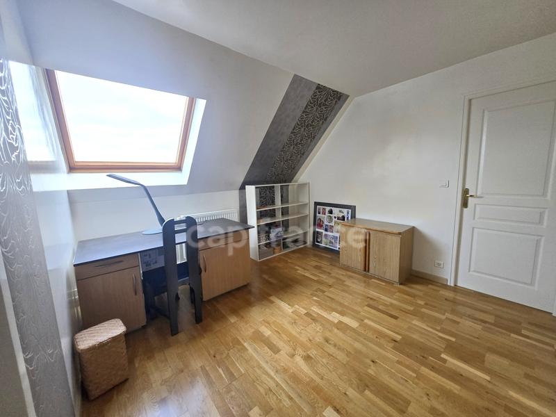 Maison - 180 m² - 7 pièces