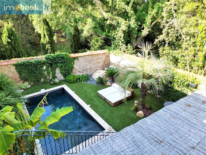 Maison - 350 m² - 8 pièces