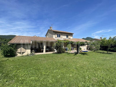 Villa - 100 m² - 6 pièces