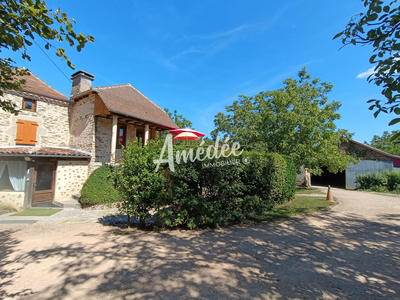 Maison traditionnelle - 195 m² - 9 pièces