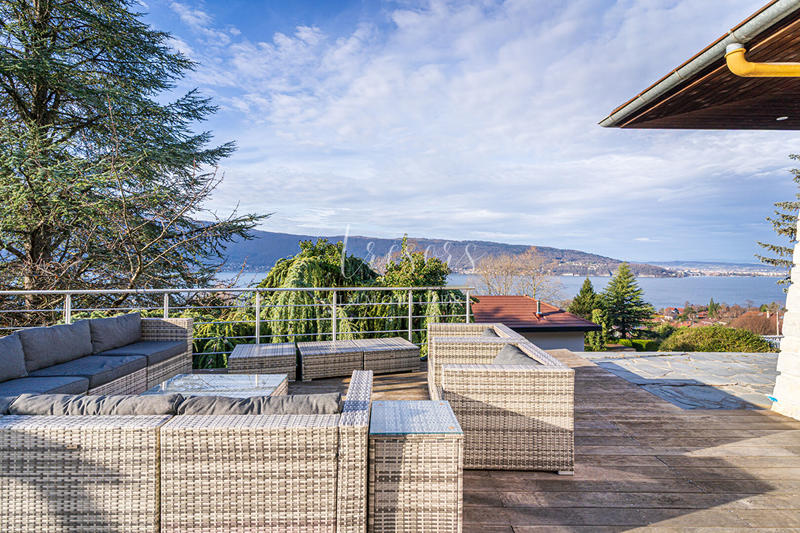 Villa - 345 m² - 8 pièces