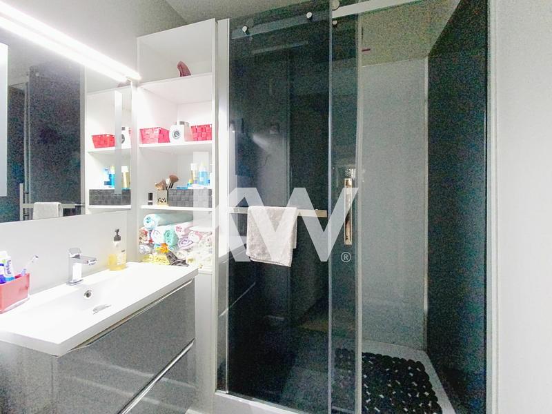 Appartement - 79 m² - 3 pièces