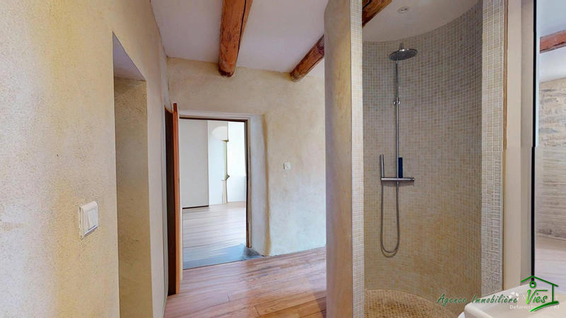 Maison - 202 m² - 6 pièces