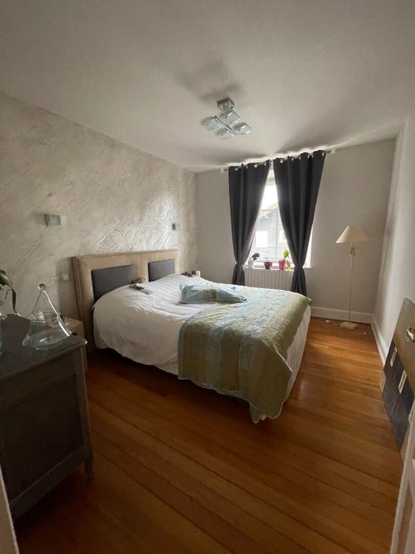 Maison traditionnelle - 162 m² - 9 pièces