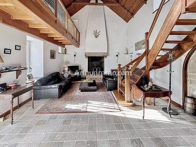 Maison - 341 m² - 13 pièces