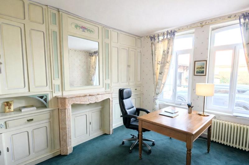 Maison - 240 m² - 8 pièces