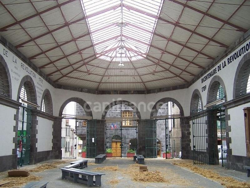 Maison traditionnelle - 240 m² - 7 pièces