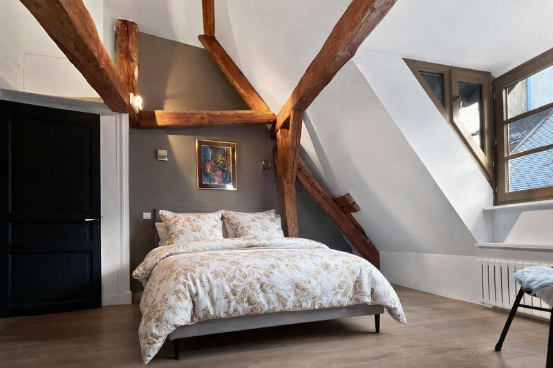 Appartement ancien - 159 m² - 4 pièces