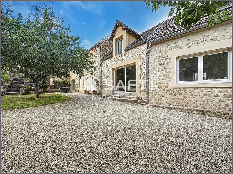 Villa - 219 m² - 8 pièces