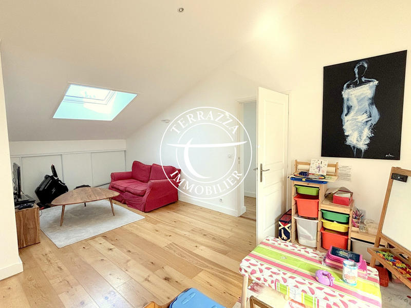 Duplex - 199 m² - 9 pièces