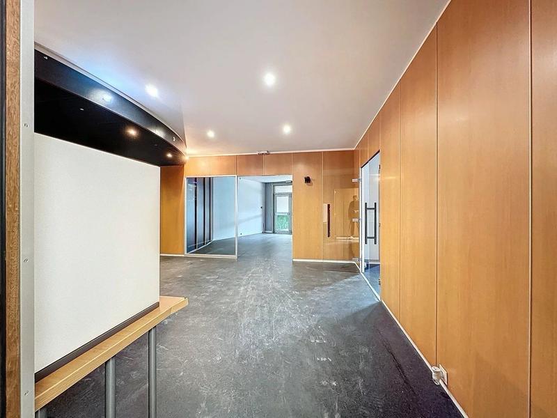 Bureau - 245 m² - 1 pièce