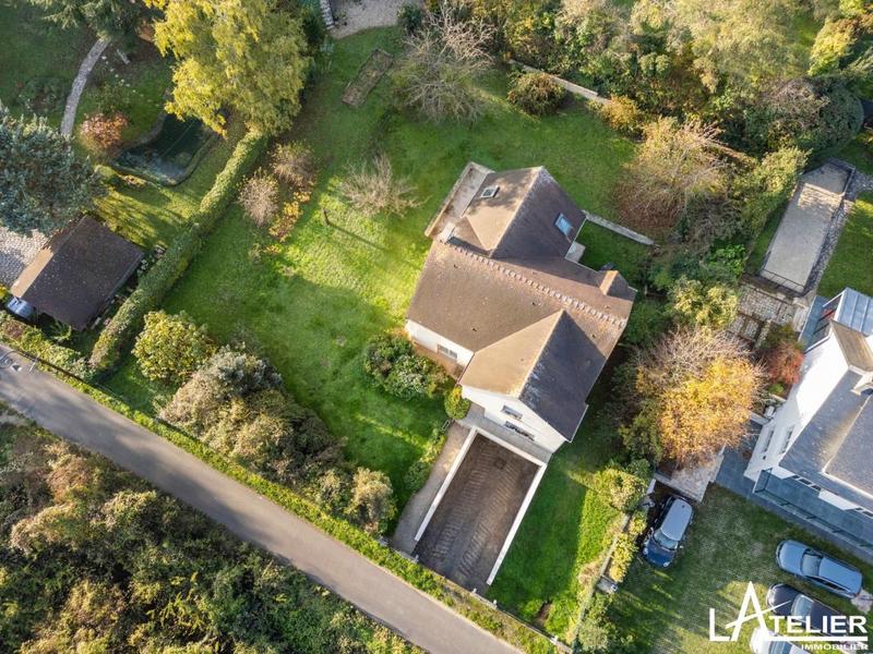 Maison - 196 m² - 7 pièces