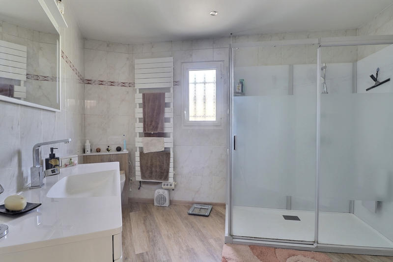 Villa - 155 m² - 6 pièces