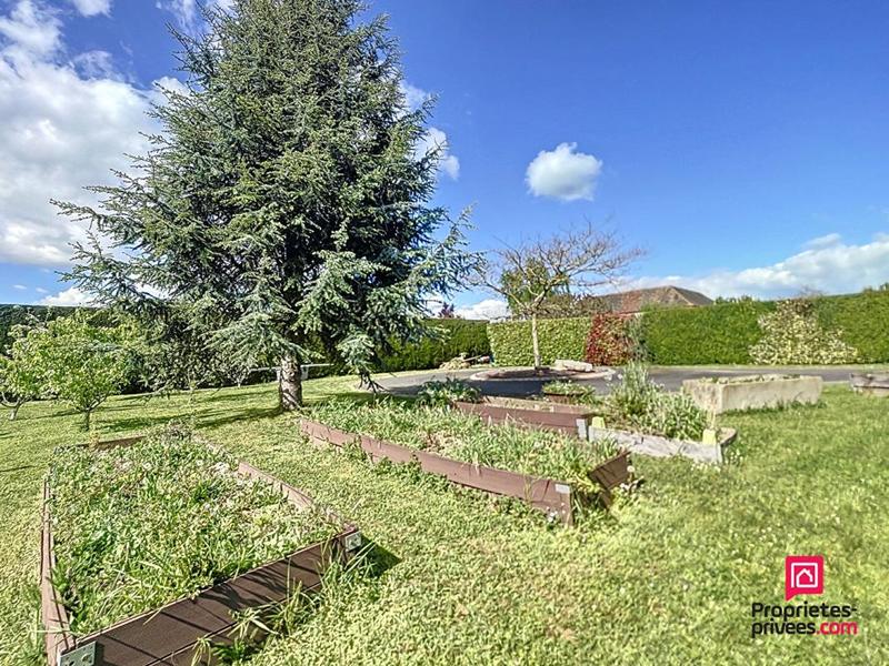 Maison - 230 m² - 7 pièces