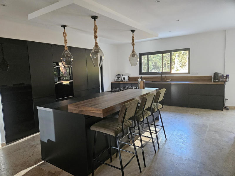 Villa - 180 m² - 5 pièces