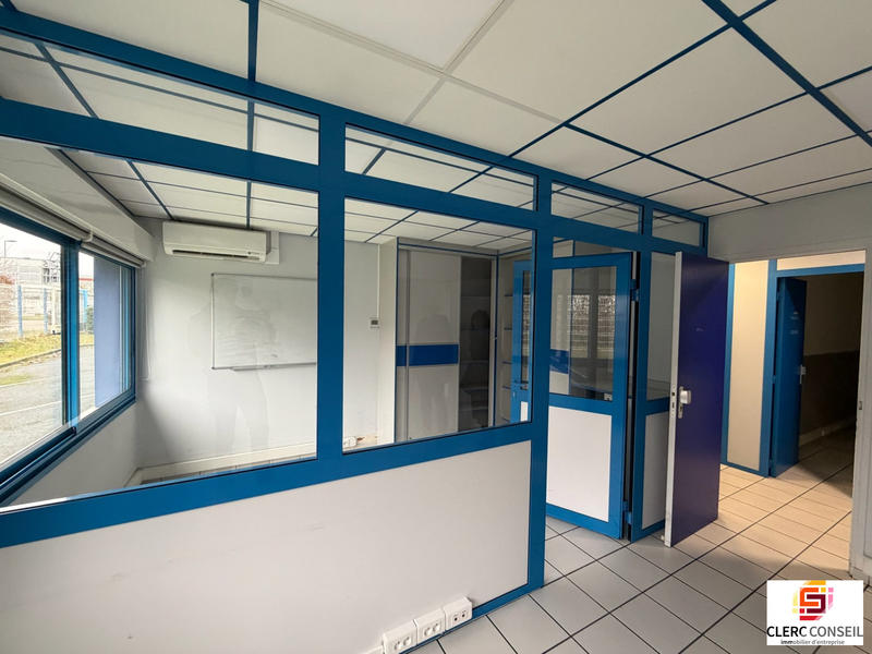 Local d'activités - 3 105 m²