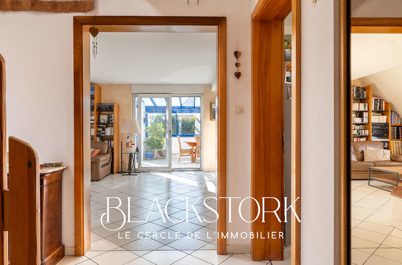 Maison - 202 m² - 6 pièces