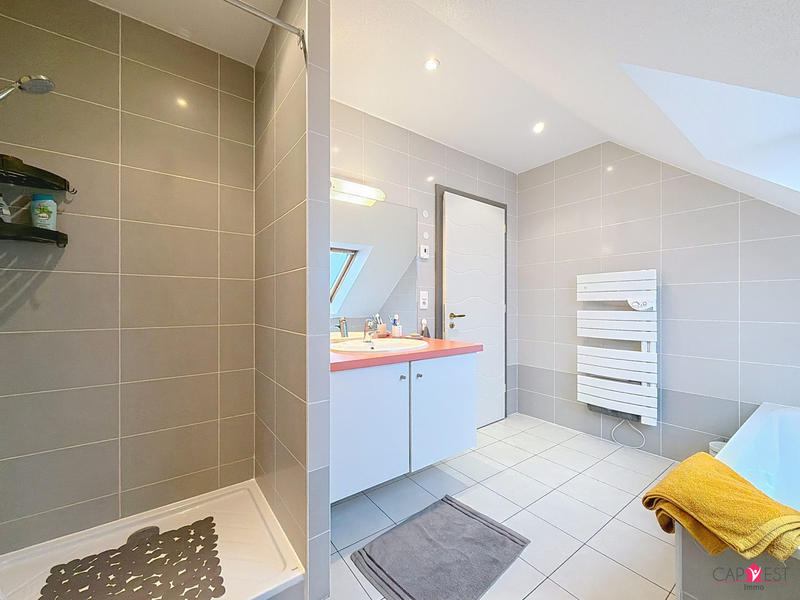 Maison - 101 m² - 5 pièces