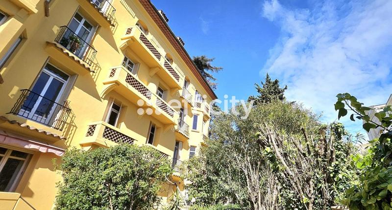 Appartement - 150 m² - 5 pièces