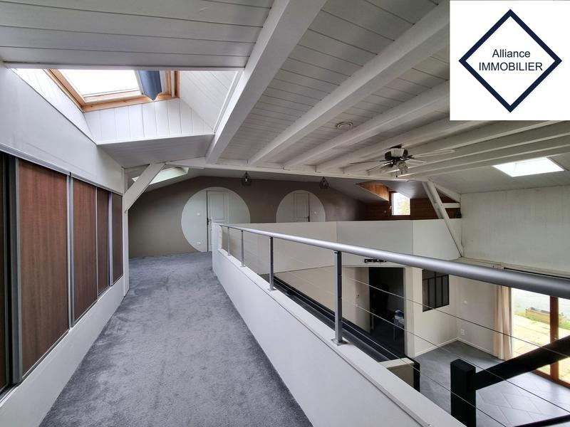 Maison - 215 m² - 8 pièces