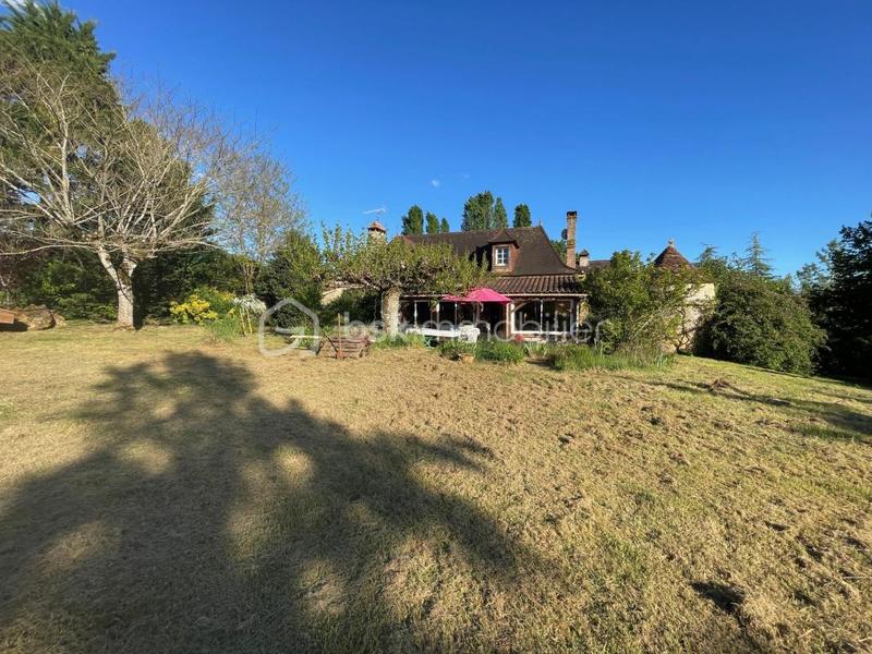 Propriété - 280 m² - 12 pièces