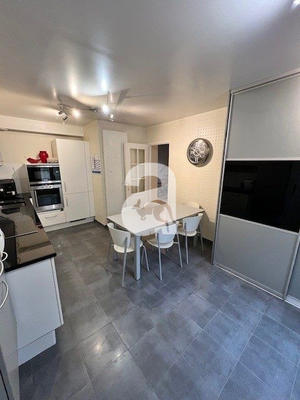 Maison - 165 m² - 8 pièces