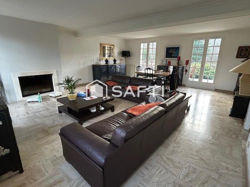 Maison - 189 m² - 8 pièces