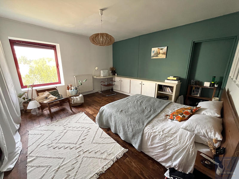 Maison - 260 m² - 7 pièces