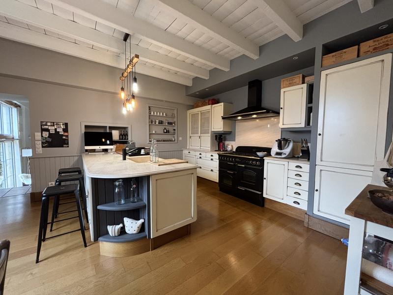 Maison ancienne - 246 m² - 5 pièces