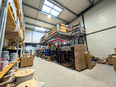 Entrepôt - 506 m²