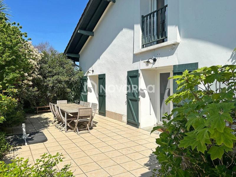 Maison - 219 m² - 5 pièces