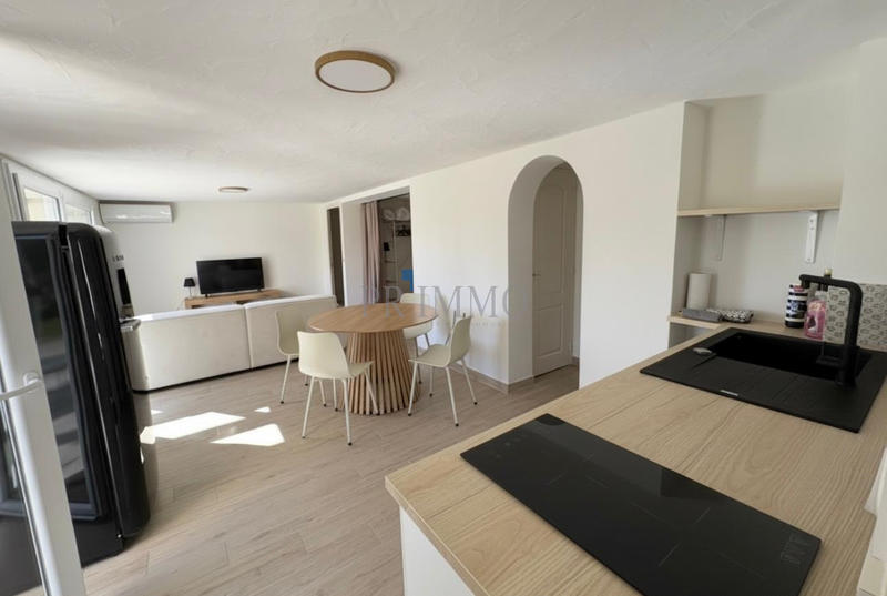 Maison - 250 m² - 12 pièces